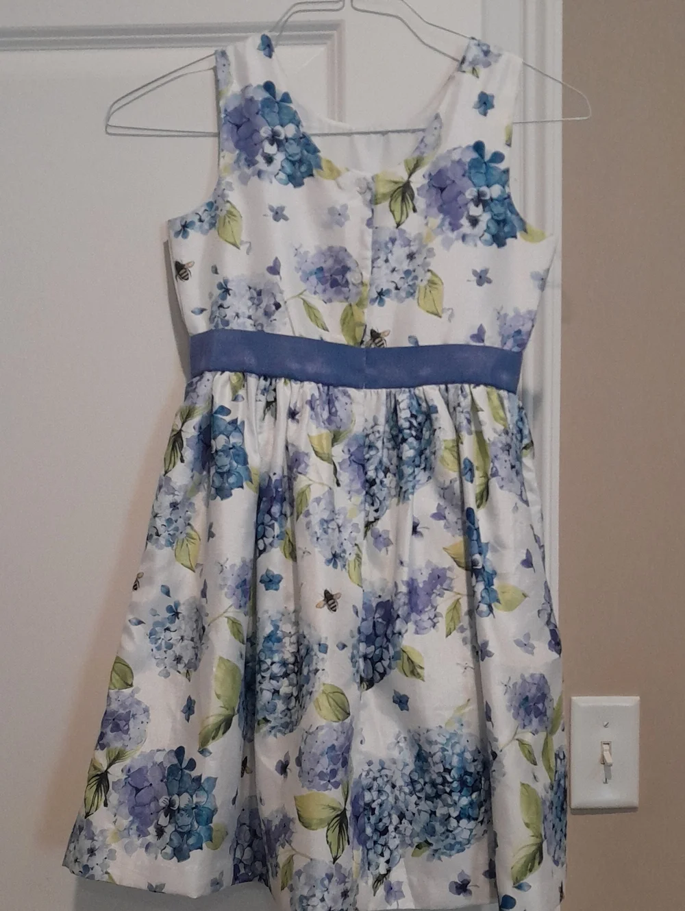 Gymboree Girls Size 10 White Floral Hydrangea Dress with Blue Waistband